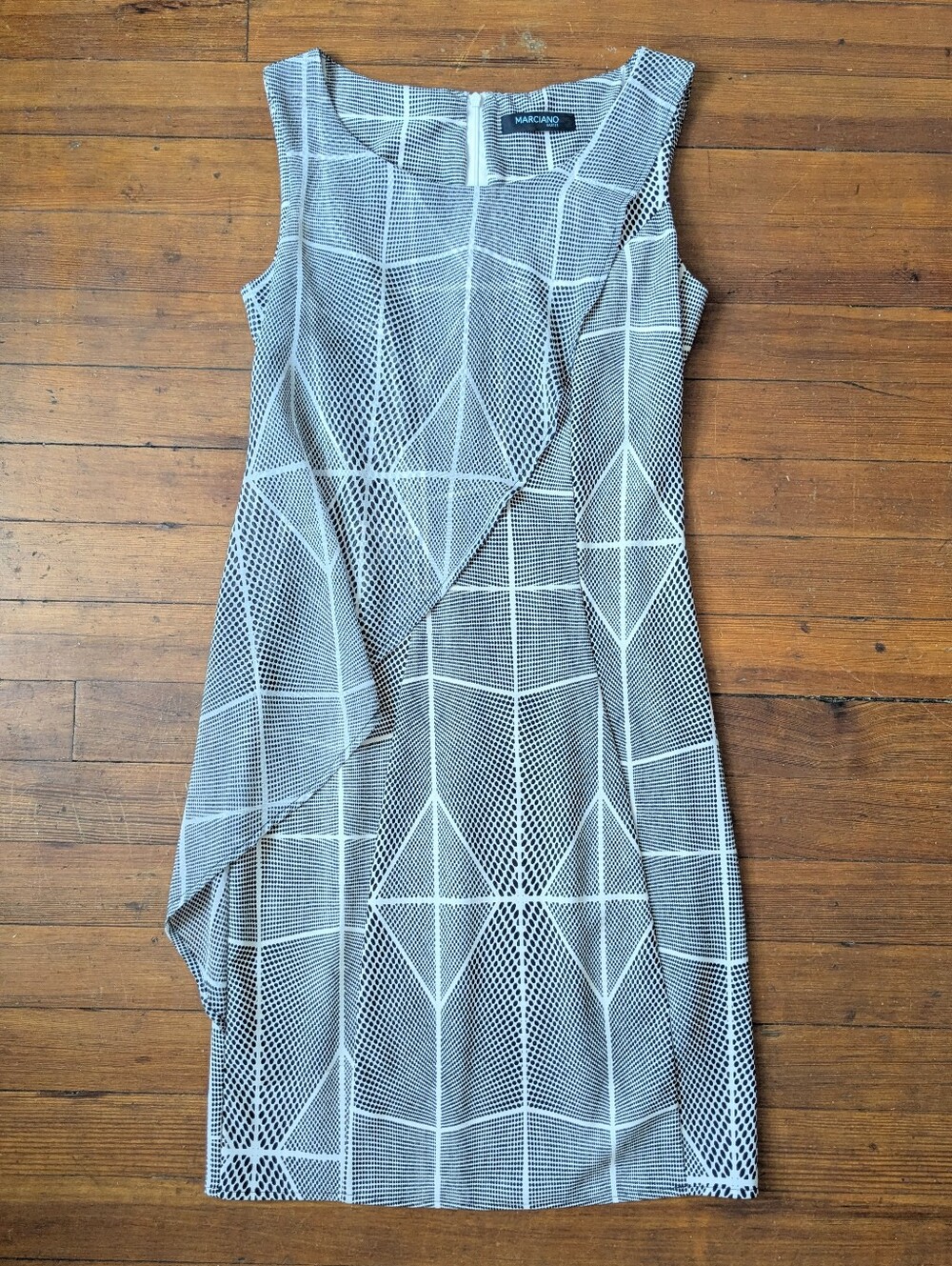 Guess by Marciano Gray White Geo Mini Dress XS 2 EUC